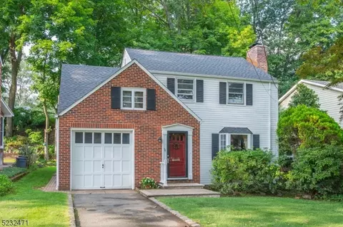 16 Howard St, Verona, NJ 07044
