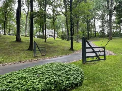 61 Anthony Wayne Rd, Morristown, NJ 07960