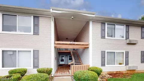 92 Aimwick Ct, Somerset, NJ 08873