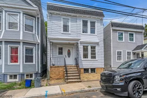 34 Arverne Ter, Irvington, NJ 07111