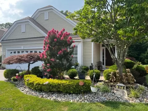 674 Post Ln, East Franklin, NJ 08873