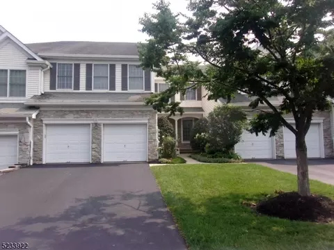 6 Westgate Dr, Annandale, NJ 08801