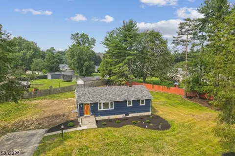 22 Heather Hills Dr, Jefferson, NJ 07438