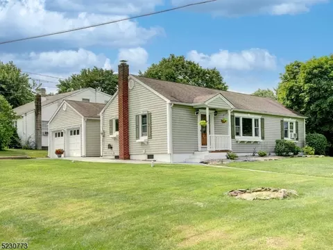 30 Hillcrest Ave, Washington, NJ 07882