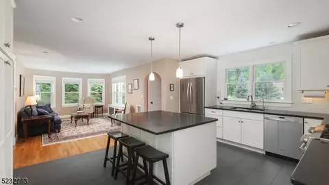 26 Hilltop Ave, Berkeley Heights, NJ 07922