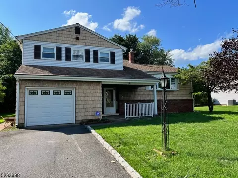 20 Foxwood Dr, East Franklin, NJ 08873