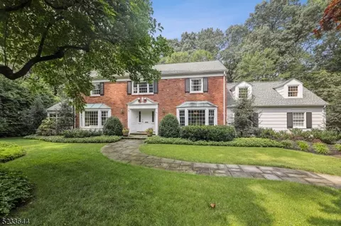 47 Greenbriar Dr, Summit, NJ 07901