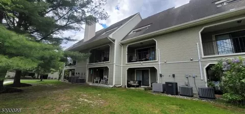 31 Chelmsford Ct, Evesham, NJ 08053