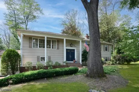 83 Goltra Dr, Bernards, NJ 07920