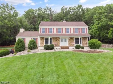 7 Rosewood Ln, Washington, NJ 07882