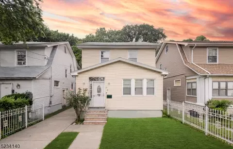 25 Vailsburg Ter, Newark, NJ 07106