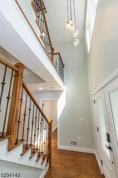 50 Mohawk Trl, Wayne, NJ 07470 photo 17