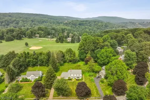 15 Corn Hill Dr, Morristown, NJ 07960