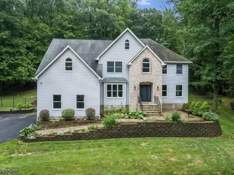 36 Perona Rd, Green Township, NJ 07821