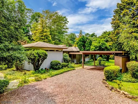 274 N Maple Ave, Bernards, NJ 07920