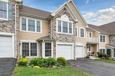 3 Aspen Ter, North Haledon, NJ 07508