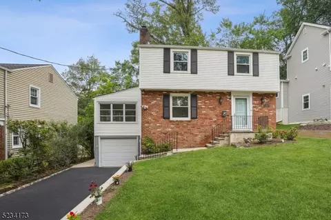 26 W Lawn Rd, Livingston, NJ 07039