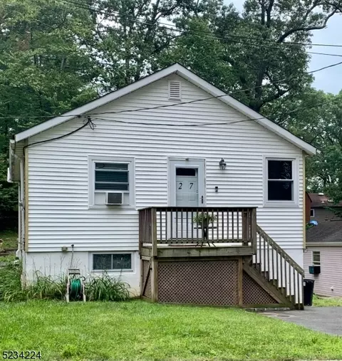 27 Bucknell Trl, Hopatcong, NJ 07843
