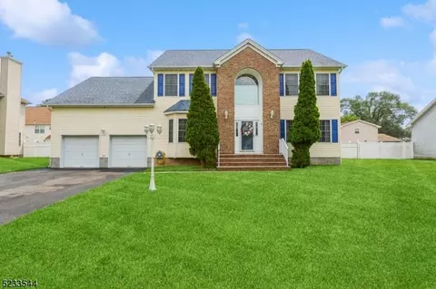 11 Linden Pl, Piscataway, NJ 08854