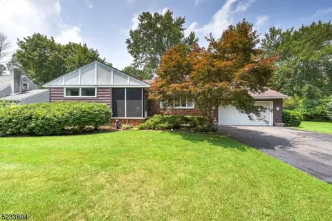 4 W Lake Dr, Stanhope, NJ 07874
