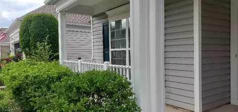 265 Longwood Ln, East Franklin, NJ 08873