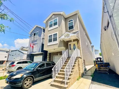 1017 E Grand St, Elizabeth, NJ 07201