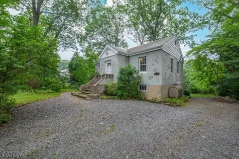 25 Torden Pl, Rockaway Twp, NJ 07866
