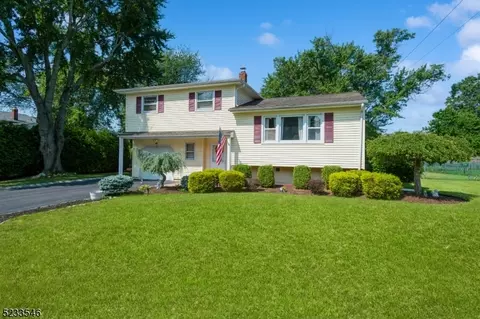 66 Janice Dr, Spotswood, NJ 08884