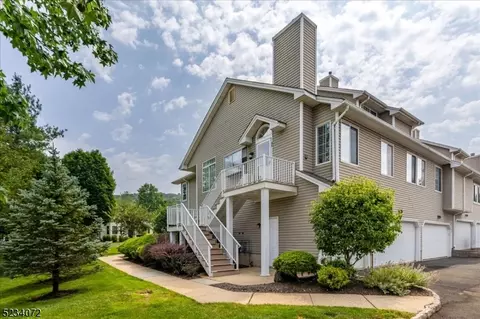 96 Birchwood Rd, Bedminster, NJ 07921
