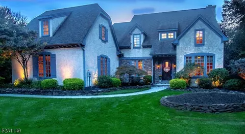 17 Brookwood Rd, Montville Twp, NJ 07082