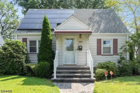 1009 Voorhees St, Hillside, NJ 07205