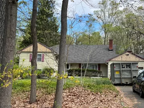 94 Indian Rd, Wayne, NJ 07470