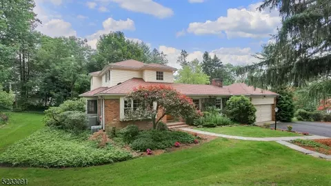 51 Old Army Rd, Bernardsville, NJ 07924