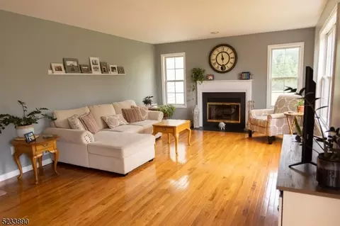 7 Brandon Ct, Andover, NJ 07821