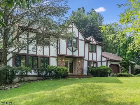 15 Dunnerdale Rd, Morris Plains, NJ 07950