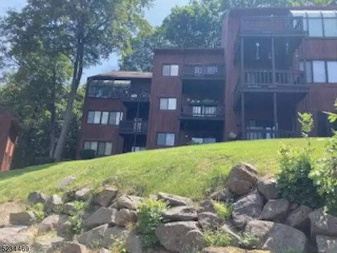 3 Telluride Ct #3, Vernon, NJ 07462