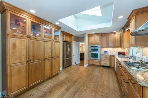 907 Marigold Way, Newton, NJ 07860