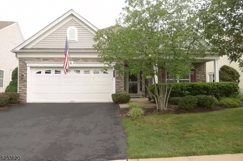 506 Crossfields Ln, East Franklin, NJ 08873