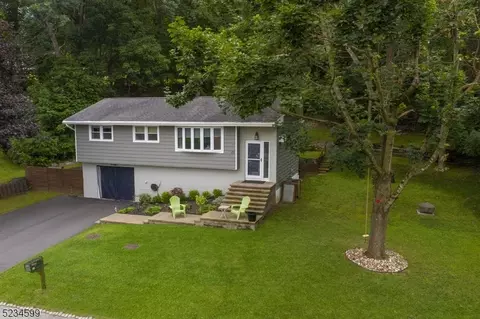 20 Forest Rd, Green Twp, NJ 07821