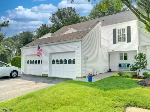 33 Hampshire Dr #33, Mendham, NJ 07945
