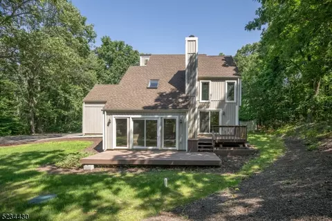 3 Maple Ter, Newton, NJ 07860