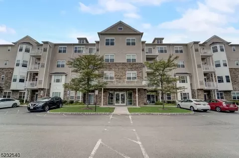 241 Luca Dr #241, Piscataway, NJ 08854