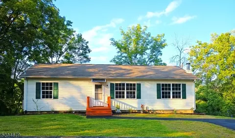1 Mountain Rd, Hamburg, NJ 07419