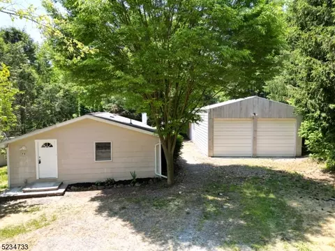75 Mellicks Wood Rd, Phillipsburg, NJ 08865