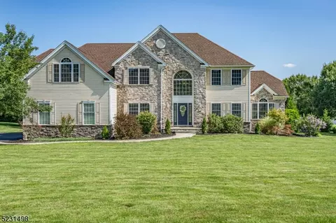 4 Jayne Dr, Phillipsburg, NJ 08865