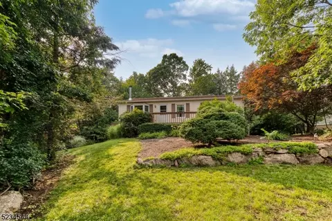 6 Ramsay Rd, West Milford Twp, NJ 07421