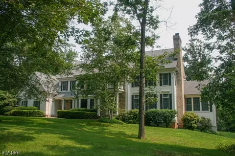 36 Royal Oak Dr, Far Hills, NJ 07931