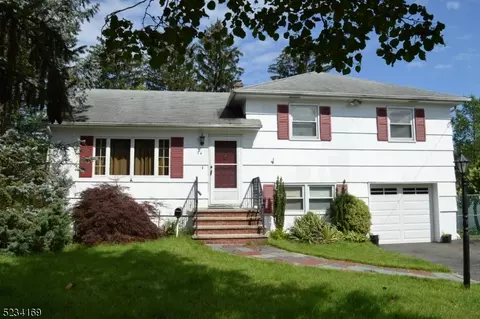 24 Dixon Pl, East Hanover, NJ 07936