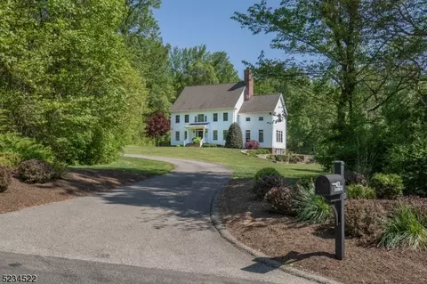 220 Lamerson Rd, Chester Twp, NJ 07930