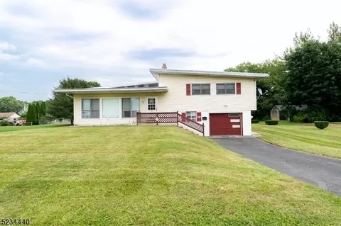 599 Ringwood Ave, Alpha, NJ 08865
